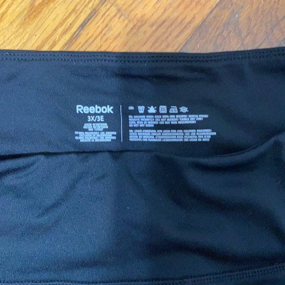Reebok Black Stretch Capri Leggings - Picture 4 of 5